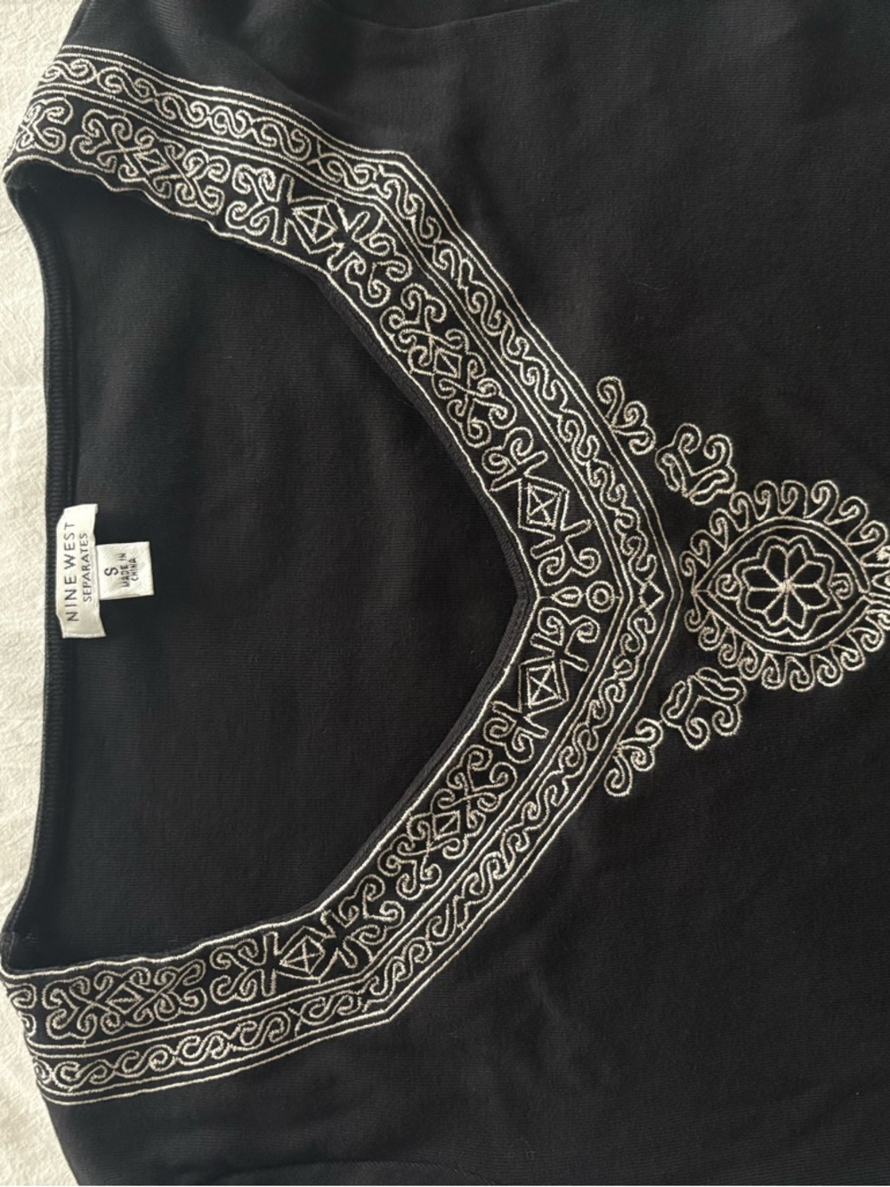 Nine West Black Short-Sleeve V-Neck Top with White Embroidery - Picture 5 of 5